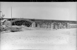 Sustitución del puente metálico sobre el río Zújar, en el km 308,089 de la línea de Madrid a Bada...