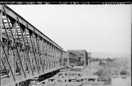 Puente de Guarrizas I, de dos tramos, en el km 283,743 de la línea de Manzanares a Córdoba, dentr...