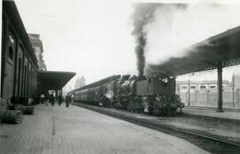 Locomotora de vapor 231 + 132 T de la serie 462-0401 a 0406 de RENFE "Garratt", concret...