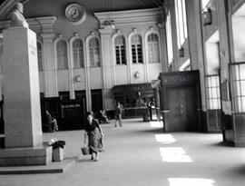 Estación de Madrid - Príncipe Pío. Vistas interiores taquillas