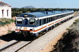 Automotores diésel de la serie 592, 593 y 596 de RENFE, conocidos como "Camellos"