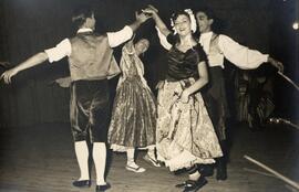 Interior del Palacio de la Música, festival de danzas por el Esbart Sarriá y concierto por el Orf...