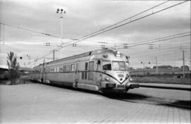 El TAF a su paso por la estación de de Vilanova i La Geltrú