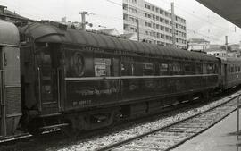 Coche restaurante 4096 D de la Compañía Wagons Lits, formando parte de una composición de viajero...