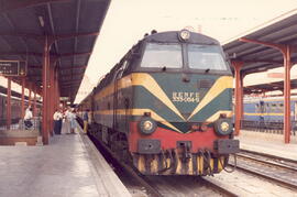 Tren especial RENFE  con destino Soria en la estación de Chamartín en Madrid