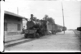 Locomotora de vapor y su ténder RENFE 230 - 4024 (Ex MZA 674) (Serie RENFE 230-4001 a 4105) (Seri...