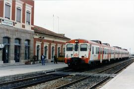 Automotores diésel de la serie 592, 593 y 596 de RENFE, conocidos como "Camellos"