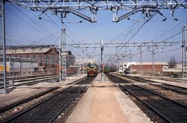 Locomotoras diésel - eléctricas de la serie 333 - 001 a 093 de RENFE, fabricadas por MACOSA entre...