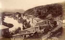 Vista de la línea a su paso por las laderas del Pedret