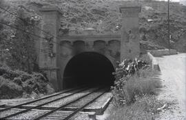 Túnel ferroviario de Montgat en el km 12,082 de la línea de Barcelona a Mataró y Maçanet - Massan...