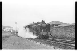 Locomotora de vapor 553 de CP, con rodaje 230, en la estación de Viana do Castelo de la línea de ...