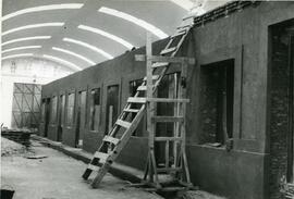 Construcción del nuevo depósito de automotores de la estación de Madrid - Cerro Negro de la línea...