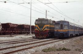 Locomotoras diésel - eléctricas de la serie 319 - 001 a 060 y 071 a 103 de RENFE, ex. 1901 a 1960...