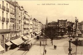 Vista de un tranvía y de la calle de Hernani de San Sebastián