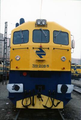 Locomotora de línea serie 319 - 208 - 5 (ex 1900)