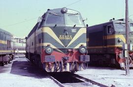 Locomotoras diésel - eléctricas de la serie 333 - 001 a 093 de RENFE, fabricadas por MACOSA entre...