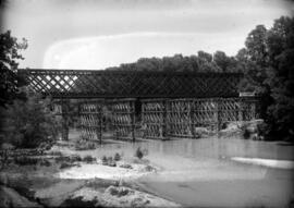 Puente metálico sobre el río Duero, en las proximidades del km 237,514 de la línea de Madrid a Ir...