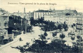 Vista general de la plaza de Aragón de Zaragoza, y de un tranvía