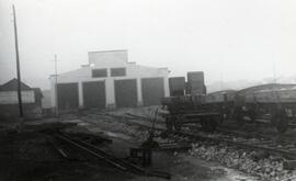 Vista de las nuevas vías en construcción situadas en la entrada de los nuevos talleres de Materia...