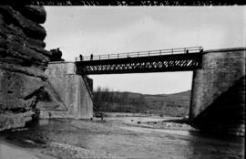 Puente metálico sobre el río Sorbe, en el Km 80,829 de la línea de Madrid a Barcelona