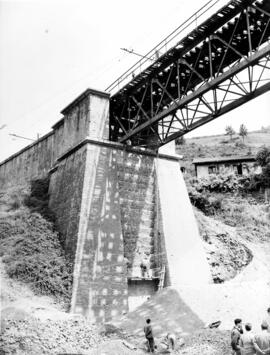 Puente metálico de Valdetocino