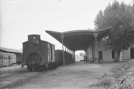 Tren de mercancías en una estación de Linares - Zarzuela