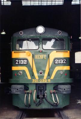 Locomotora de línea serie 321 - 032 - 5 (ex 2132)