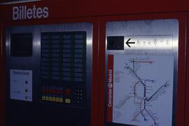 Máquina expendedora de billetes de transporte público para servicio de Cercanías de Madrid