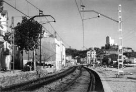 Vista general de vías y andenes de entrada a la estación de San Pol