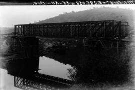 Puente de Guarrizas III, de dos tramos, en el km 285,058 de la línea de Manzanares a Córdoba, den...