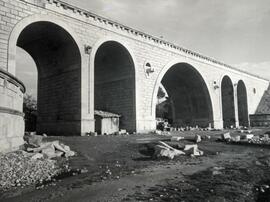 Vista del viaducto de Las Lagunas sobre la zona de ensanche de Orense