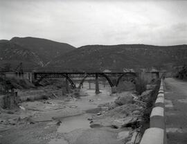 Obras de sustitución del puente métalico ferroviario de 4 tramos sobre el río Gallego existente e...