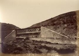 Puente sobre la riera y camino de Llansá en la línea de Gerona a la Frontera Francesa