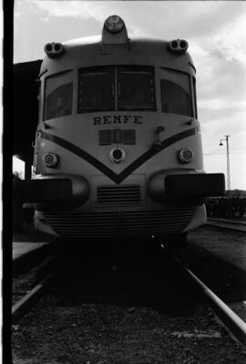 Automotor diésel 595 TAF de RENFE en la estación de Aranjuez (Madrid)