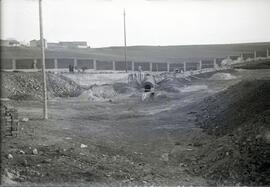 Construcción del nuevo depósito de automotores de la estación de Madrid - Cerro Negro de la línea...