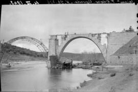 Puente de hormigón sobre el río Águeda, situado en el km 98,275 de la línea de Salamanca a Fuente...