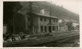 Estación de San Esteban del Sil. Edificio de viajeros