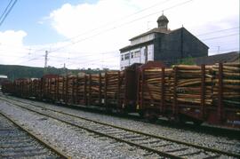 Vagones plataforma tipo MM5 empleado para transporte de madera