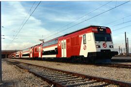 Unidades eléctricas serie 450 construidas por Alstom y Construcciones y Auxiliar de Ferrocarriles...