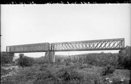 Puente de Guarrizas I, de dos tramos, en el km 283,743 de la línea de Manzanares a Córdoba, dentr...