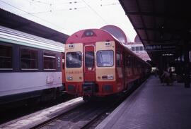 Automotores eléctricos de la serie 444 de RENFE, conocidos como electrotrenes, coches motores 9 -...