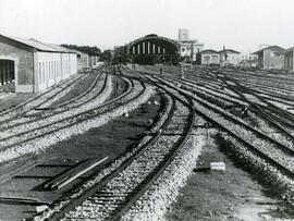 Vista general desde una cabina en la estación de La Coruña - San Cristóbal, que aparece al fondo