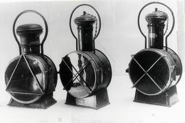 Modelos de faroles o discos de señales de cola de locomotora de la Compañía de [MZA], Oeste y And...
