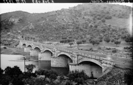 Sustitución del puente metálico sobre el río Zújar, en el km 308,089 de la línea de Madrid a Bada...