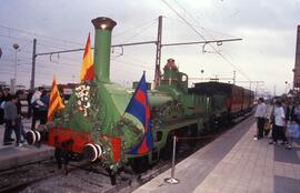 Locomotora Mataró, engalanada, del Tren del Centenario del Ferrocarril en España 1848 - 1948, rep...