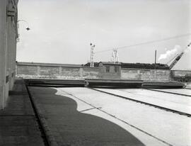 Construcción del nuevo depósito de automotores de la estación de Madrid - Cerro Negro de la línea...