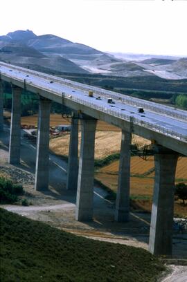 Viaducto doble sobre el río Huerva