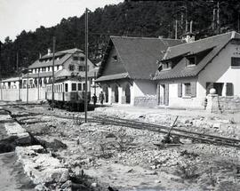 Estación del Puerto de Navacerrada. Estación y coche motor