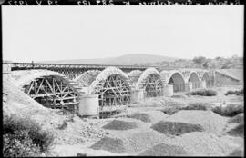 Sustitución de puentes metálicos. Línea Madrid a Badajoz, km 289,182. Puente sobre el río Guadalmez.
