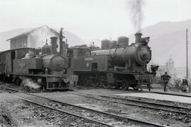 Estación de Iráuregui (Vizcaya) de la sección de Luchana a Valmaseda del Ferrocarril de la Robla ...